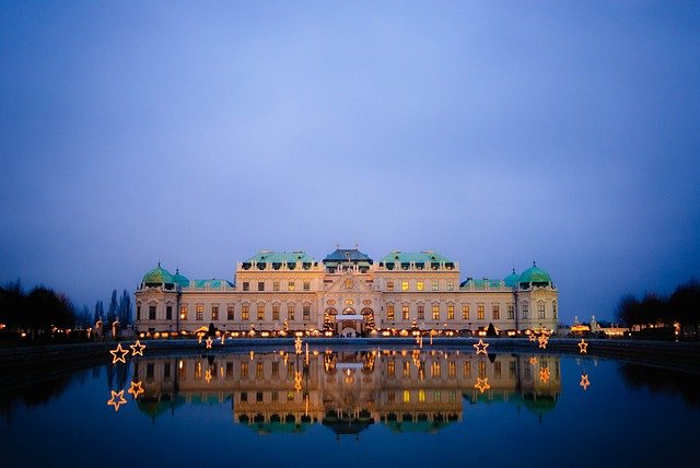 Wien Schloss Schönbrunn bei Nacht
