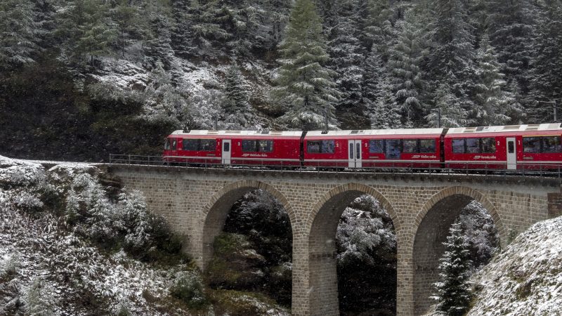 Der Bernina Express im Winter